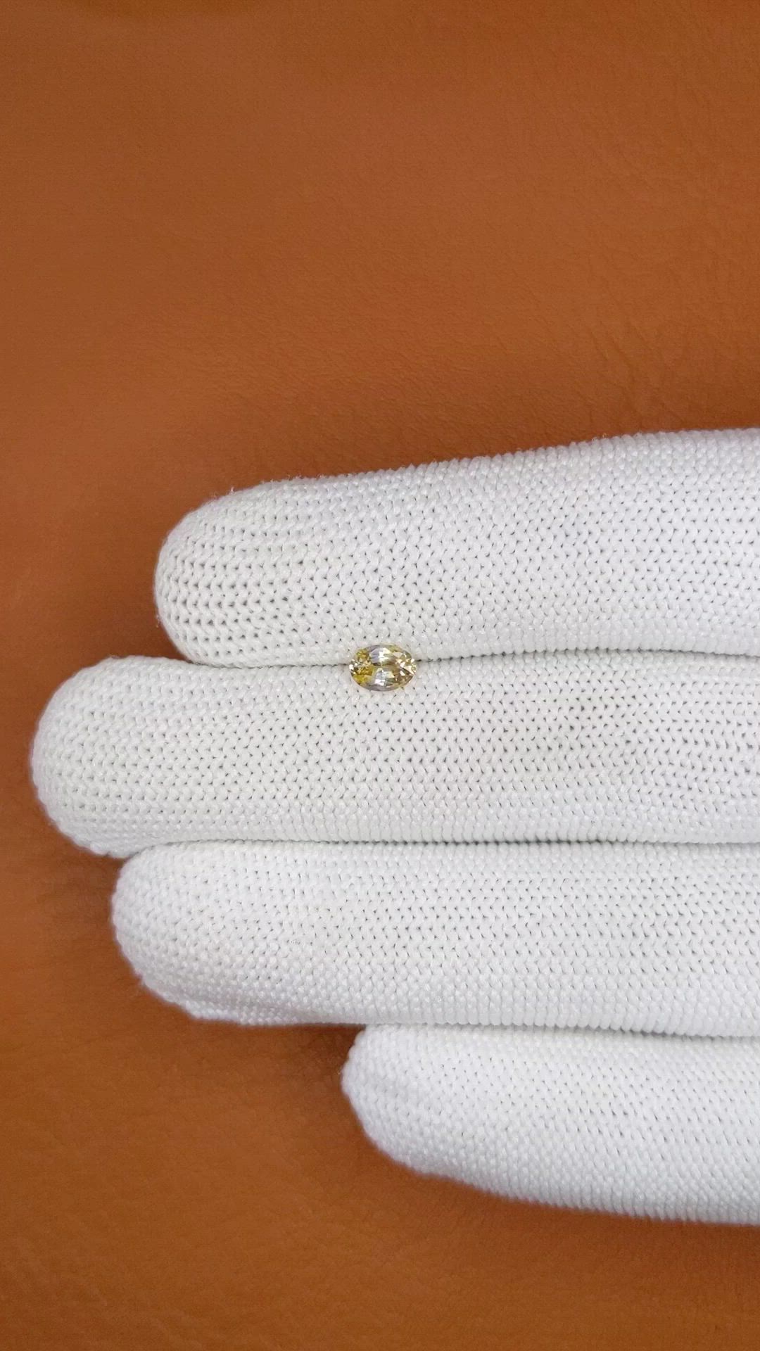 0.45 Ct. Bi Color / Parti Sapphire from Ceylon (Sri Lanka) Size Video