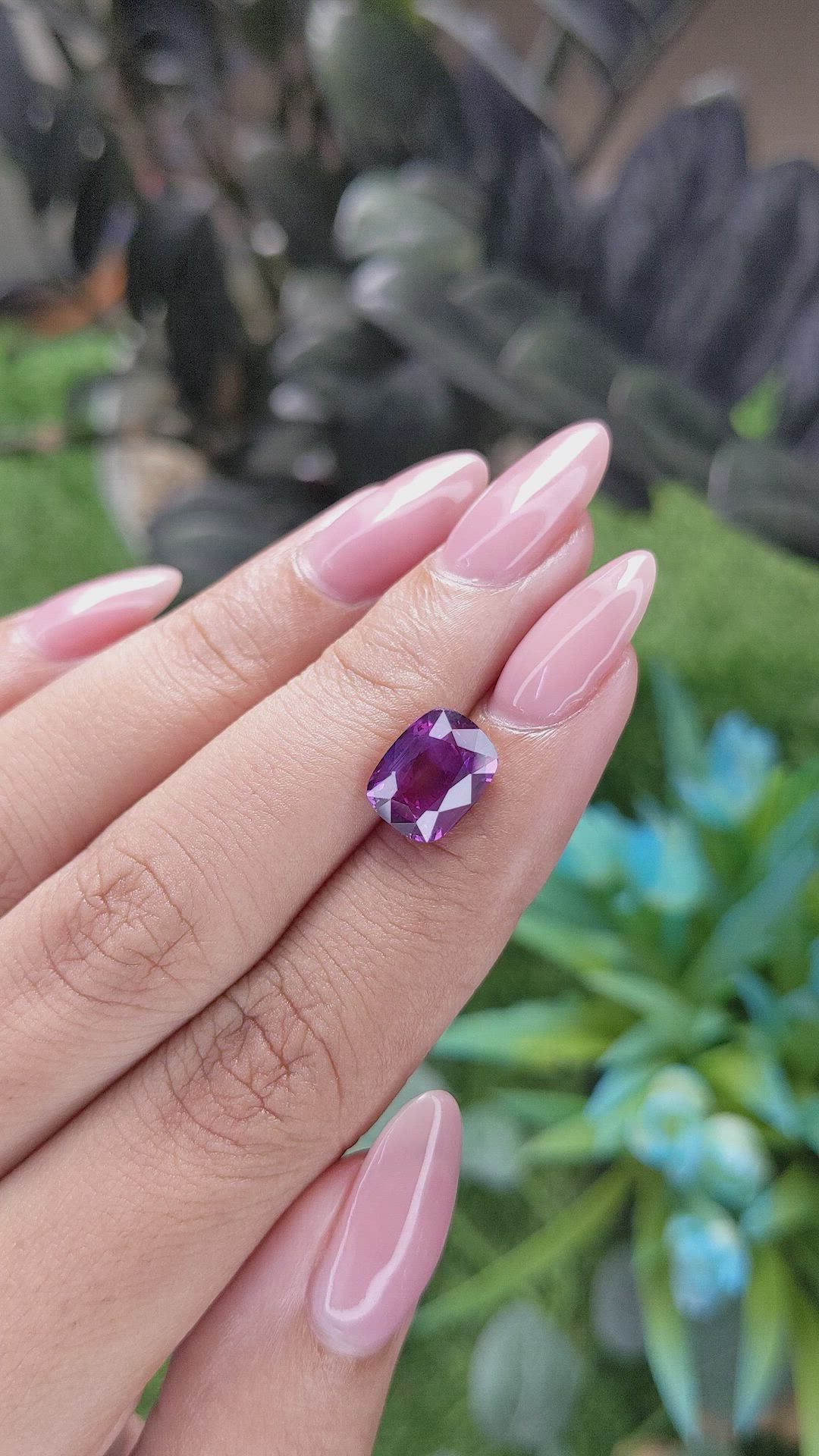 4.06 Ct. Pinkish Purple Sapphire from Tanzania Size Video