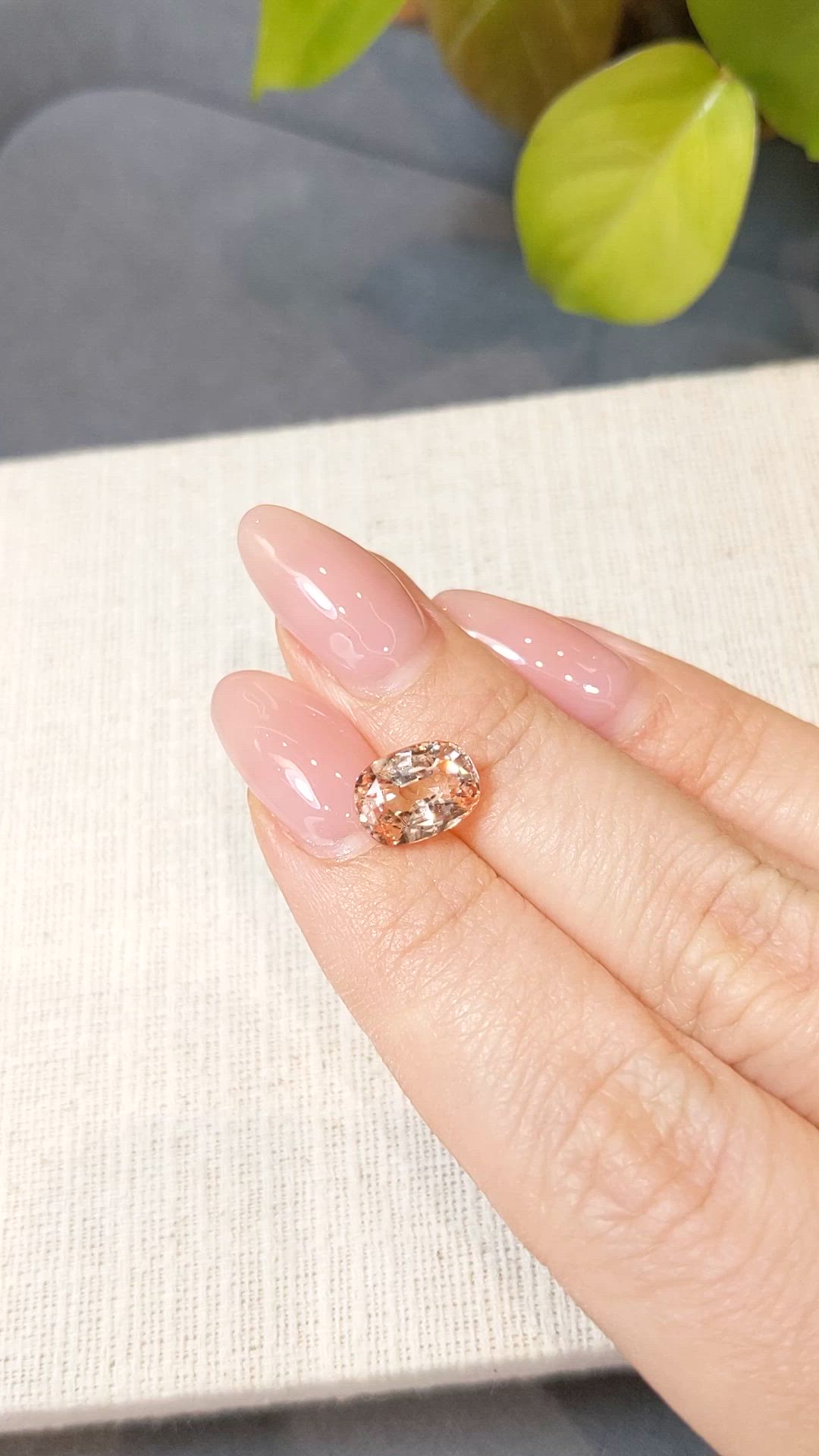 3.04 Ct. Padparadscha Sapphire from Ceylon (Sri Lanka) Size Video