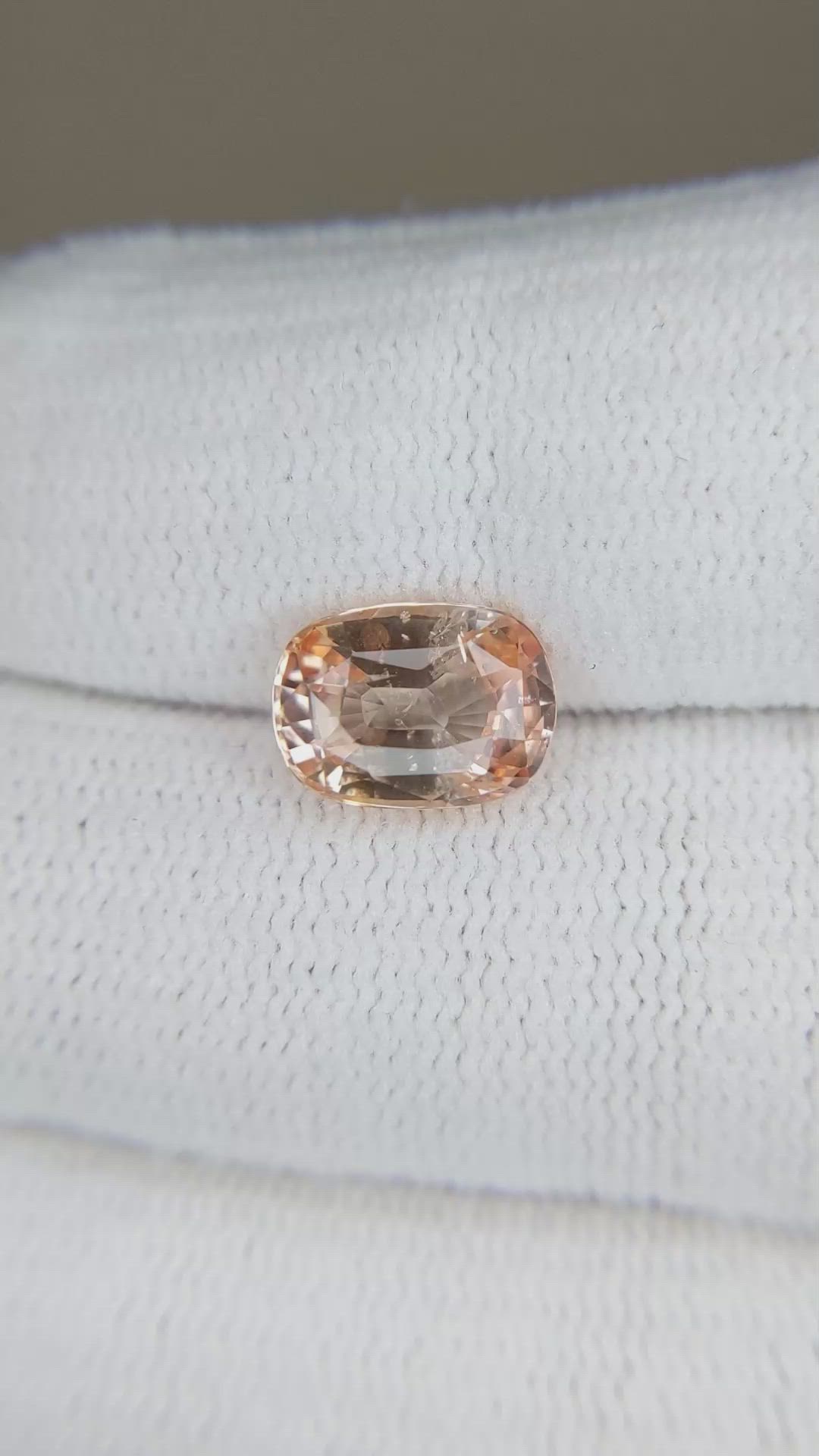 3.04 Ct. Padparadscha Sapphire from Ceylon (Sri Lanka) Size Video