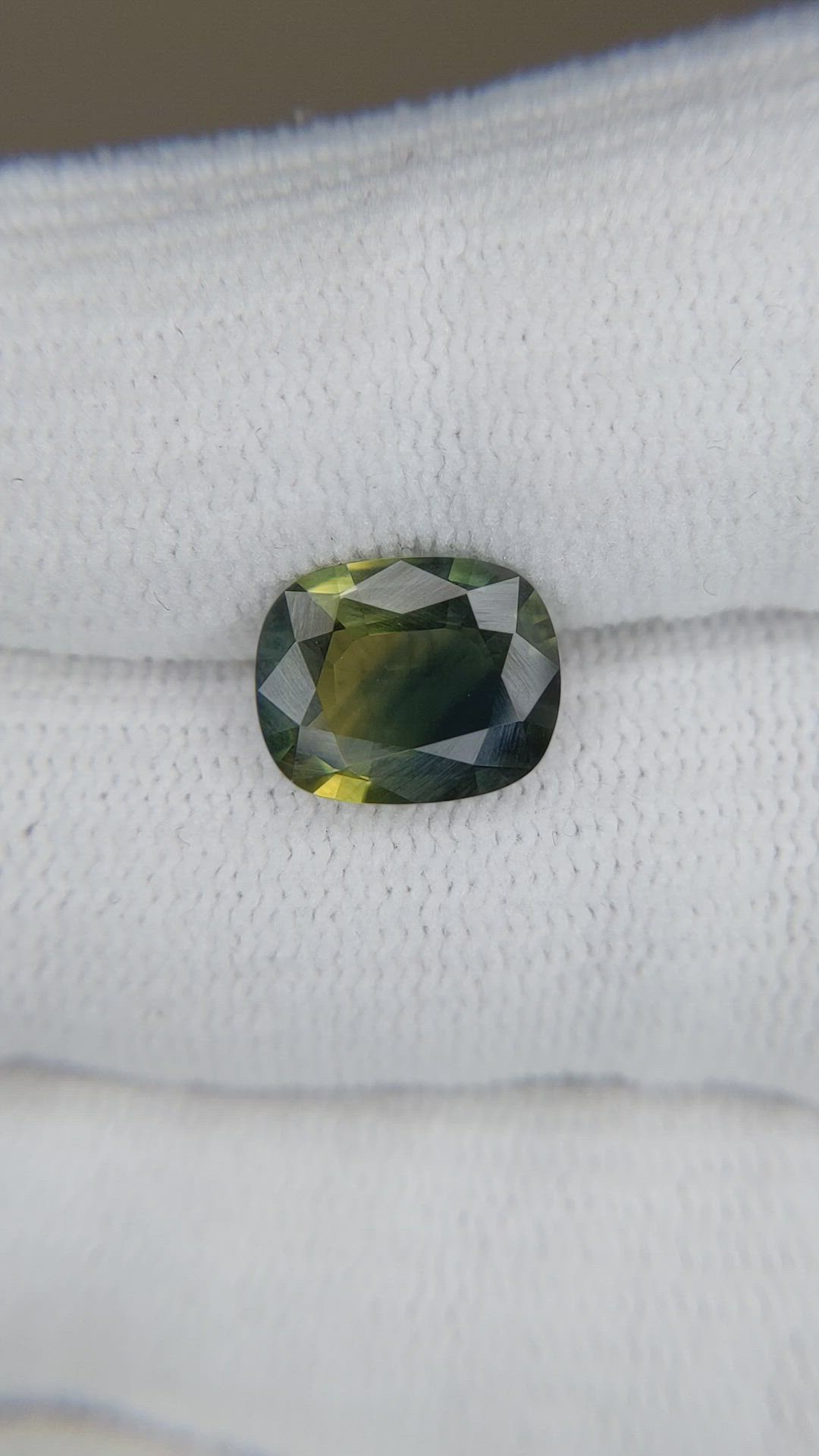 3.15 Ct. Yellowish Green Sapphire from Thailand Size Video