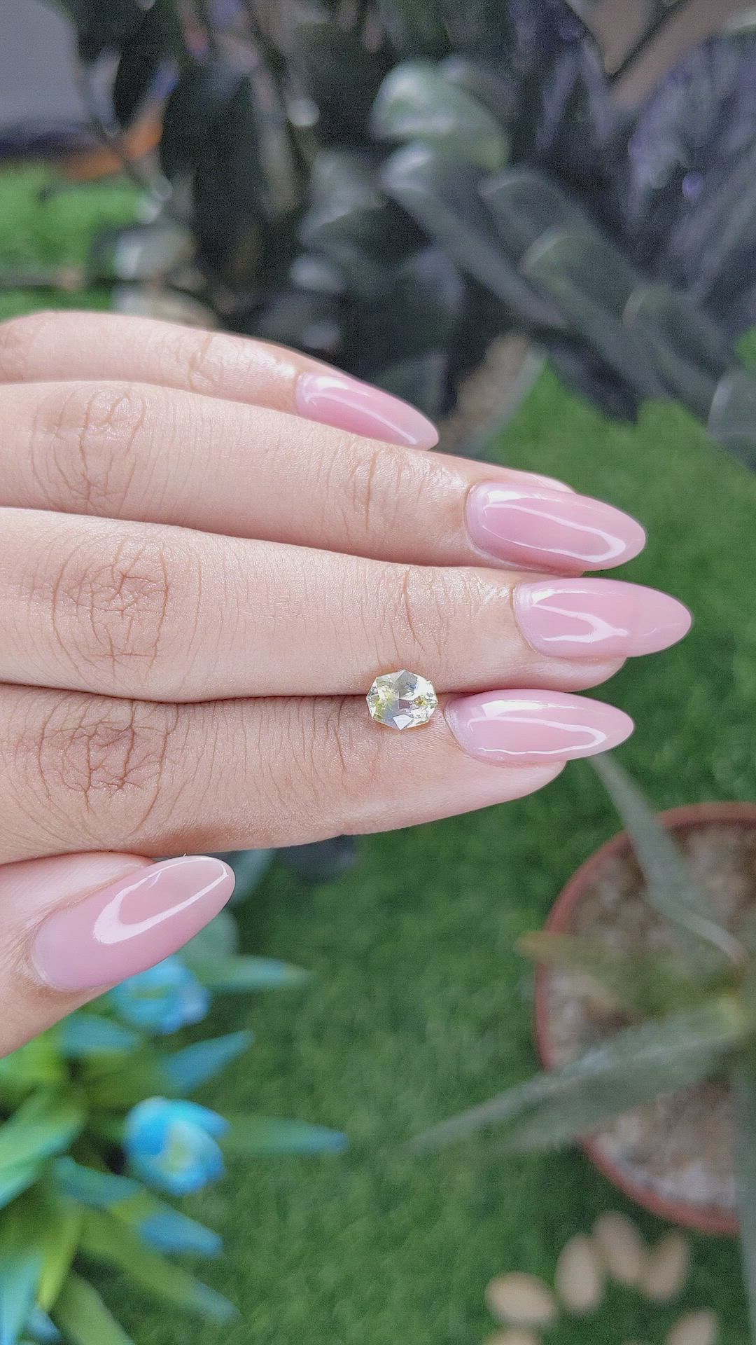 1.06 Ct. Yellow Sapphire from Ceylon (Sri Lanka) Size Video
