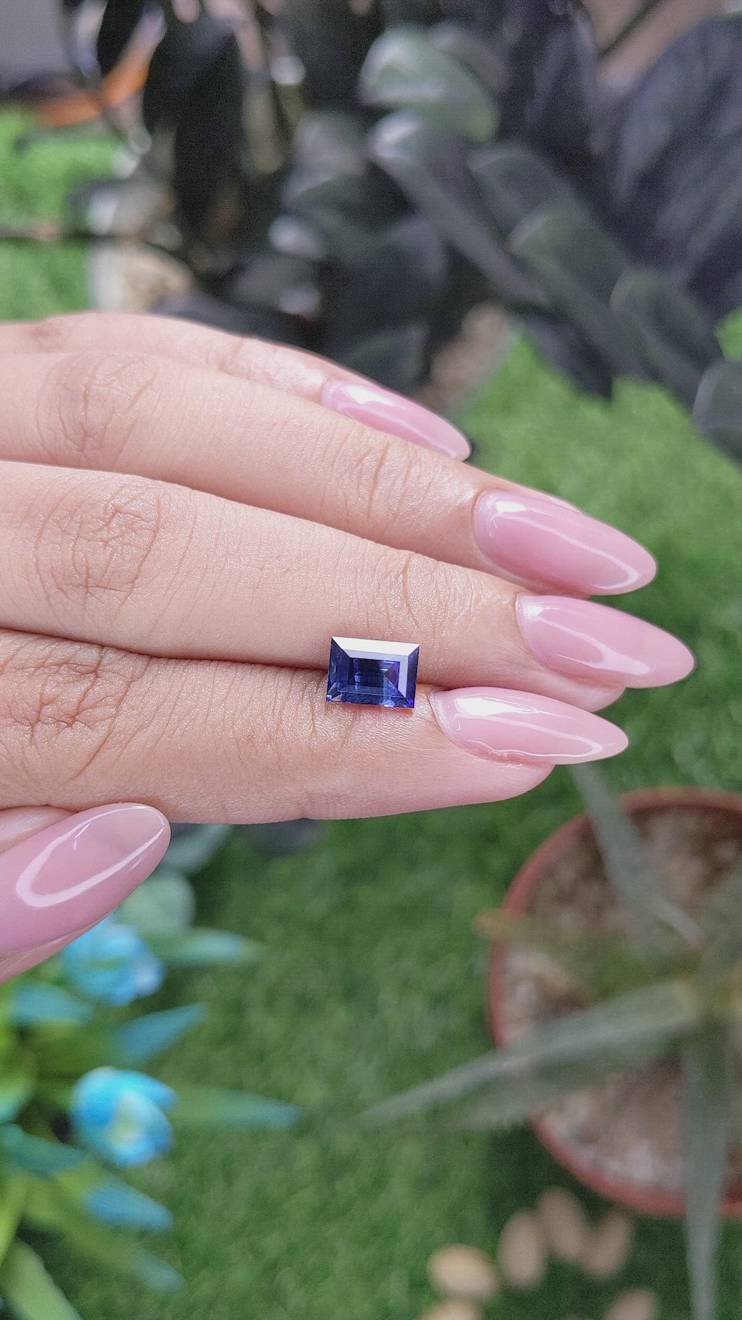 2.09 Ct. Bi Color / Parti Sapphire from Ceylon (Sri Lanka) Size Video