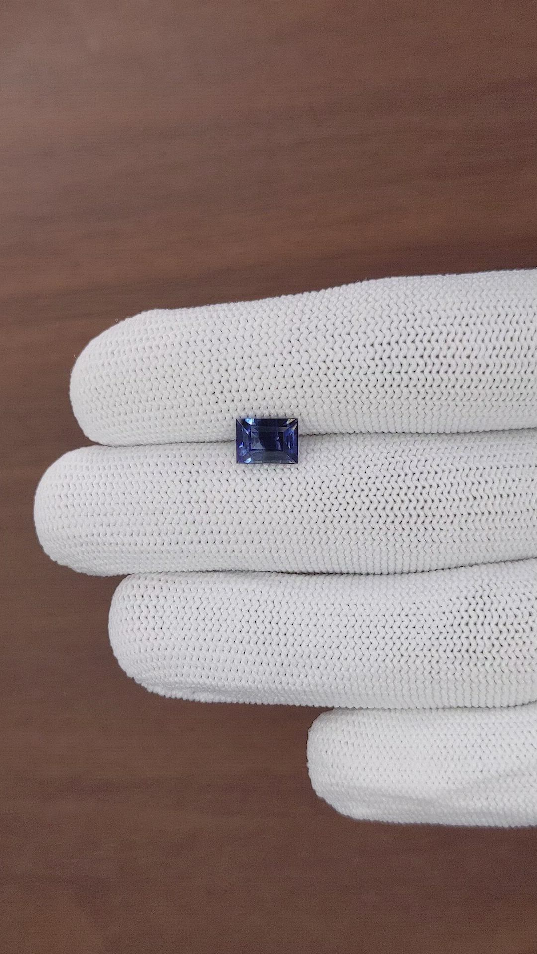 2.09 Ct. Bi Color / Parti Sapphire from Ceylon (Sri Lanka) Size Video