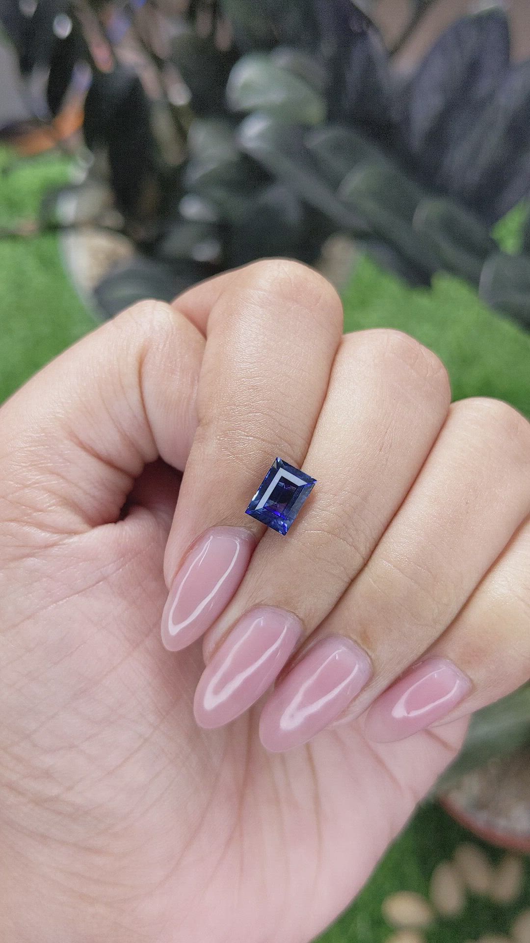 2.09 Ct. Bi Color / Parti Sapphire from Ceylon (Sri Lanka) Size Video