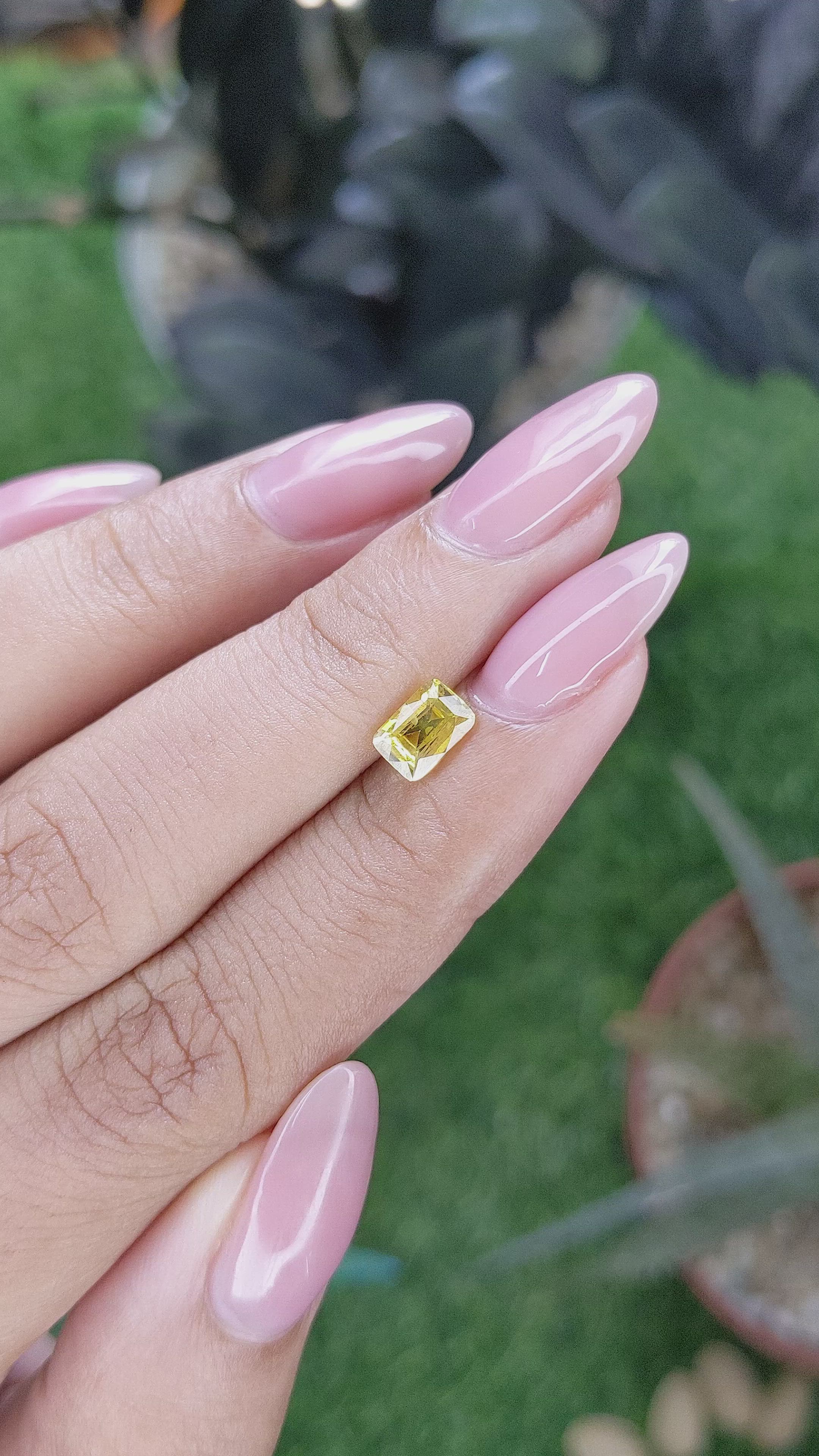 1.03 Ct. Yellow Sapphire from Ceylon (Sri Lanka) Size Video