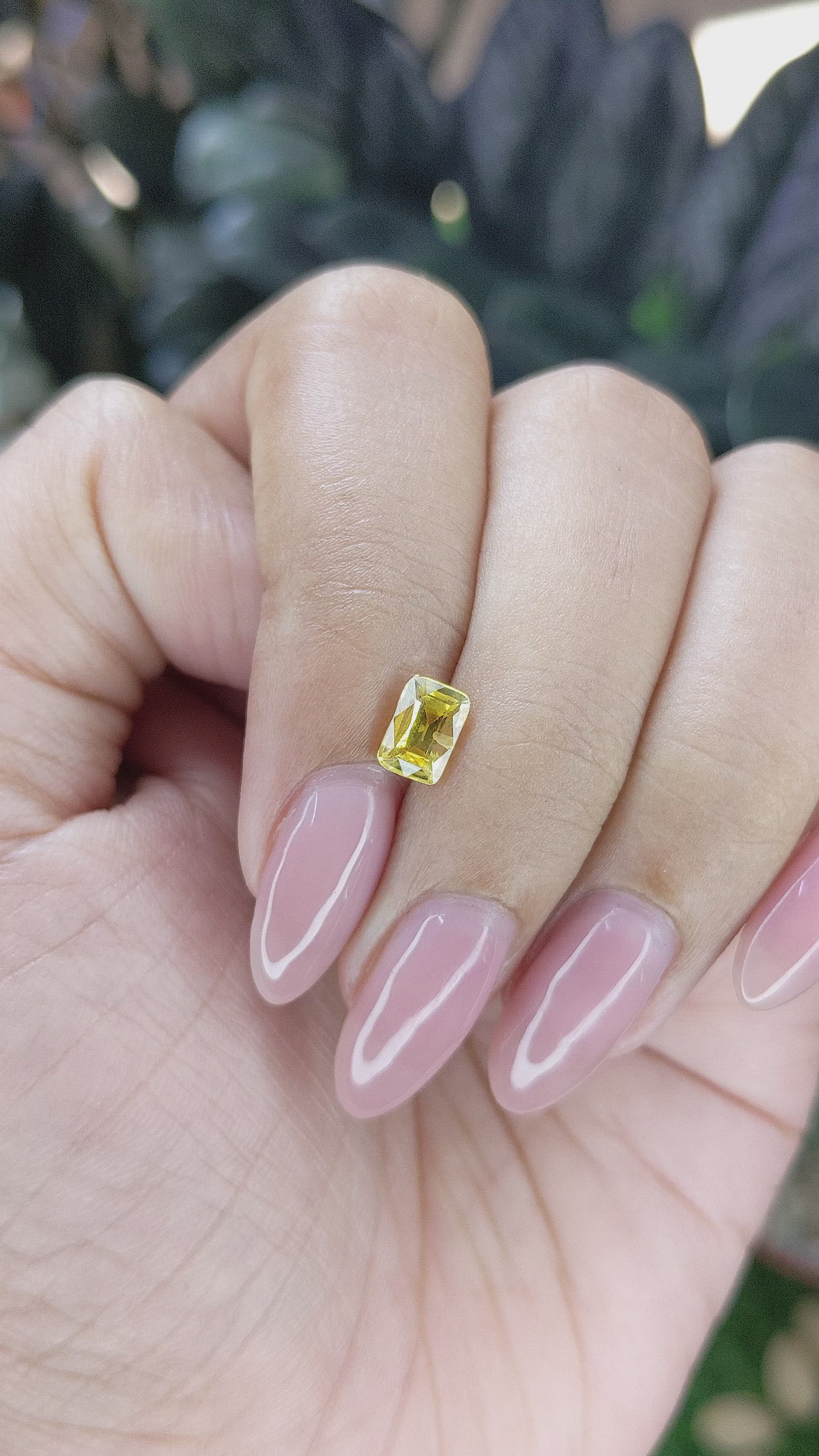 1.03 Ct. Yellow Sapphire from Ceylon (Sri Lanka) Size Video