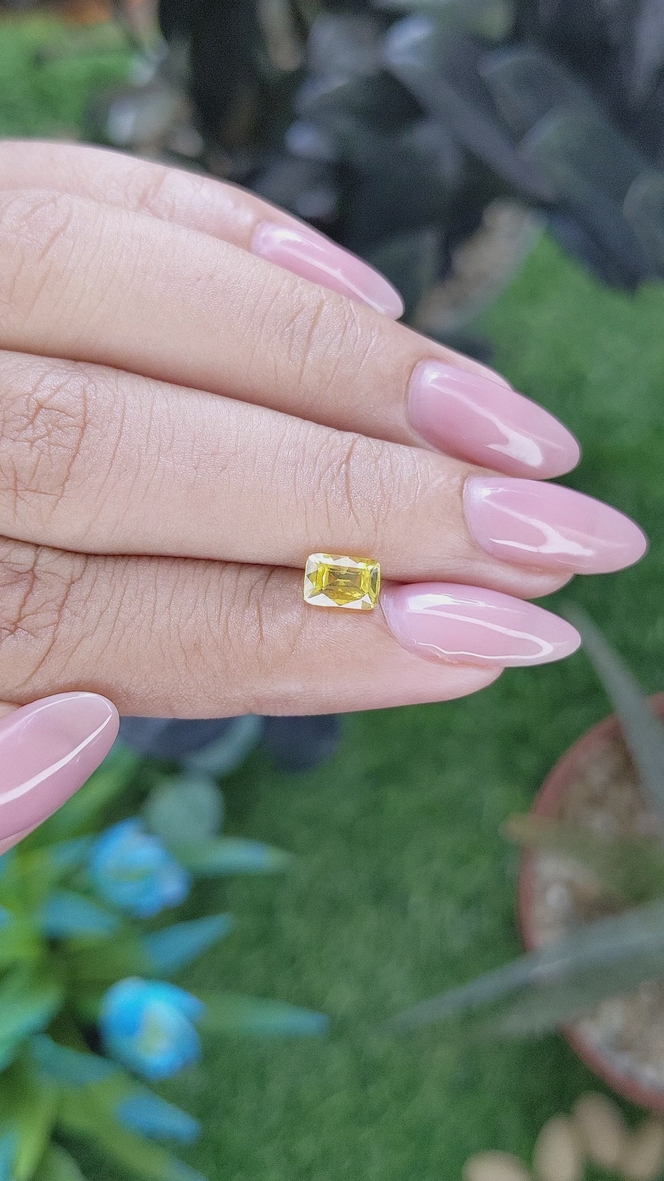 1.03 Ct. Yellow Sapphire from Ceylon (Sri Lanka) Size Video