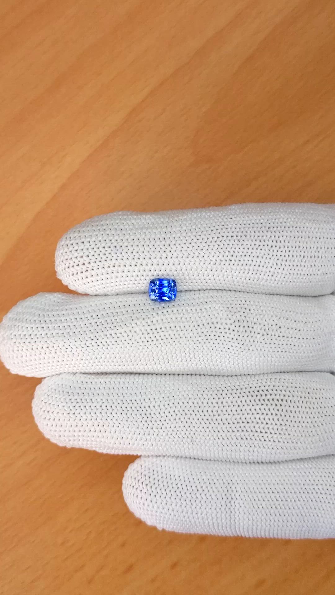 1.07 Ct. Blue Sapphire from Ceylon (Sri Lanka) Size Video