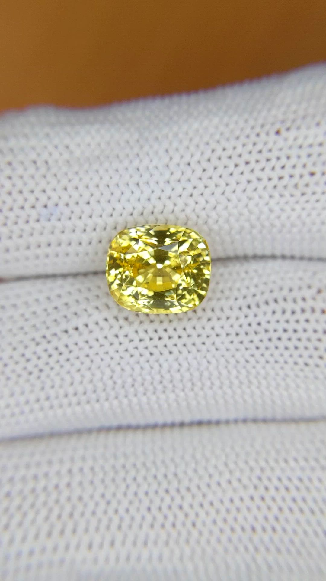 6.04 Ct. Yellow Sapphire from Ceylon (Sri Lanka) Size Video
