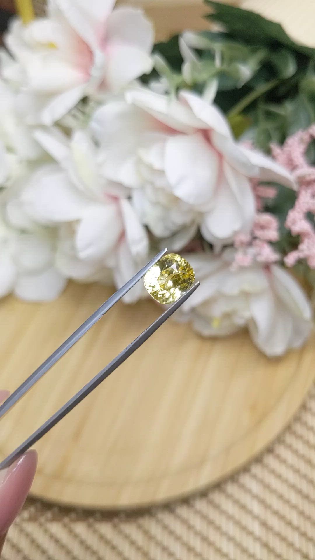 6.04 Ct. Yellow Sapphire from Ceylon (Sri Lanka) Size Video