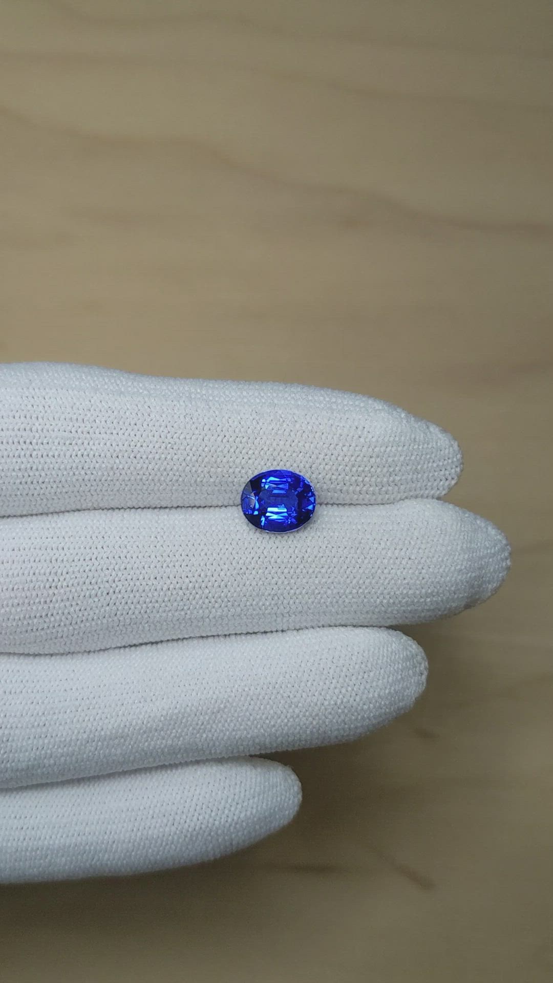 2.82 Ct. Blue Sapphire from Ceylon (Sri Lanka) Size Video