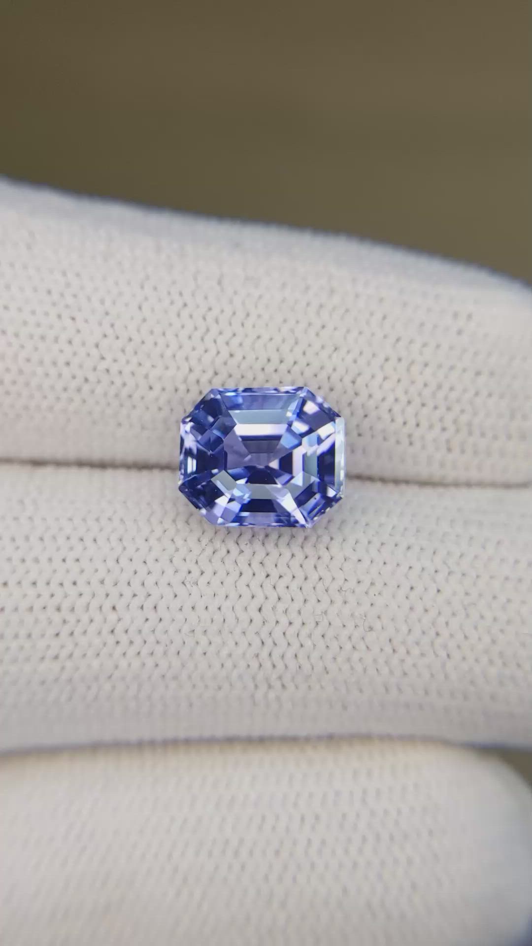 3.85 Ct. Blue Sapphire from Ceylon (Sri Lanka) Size Video
