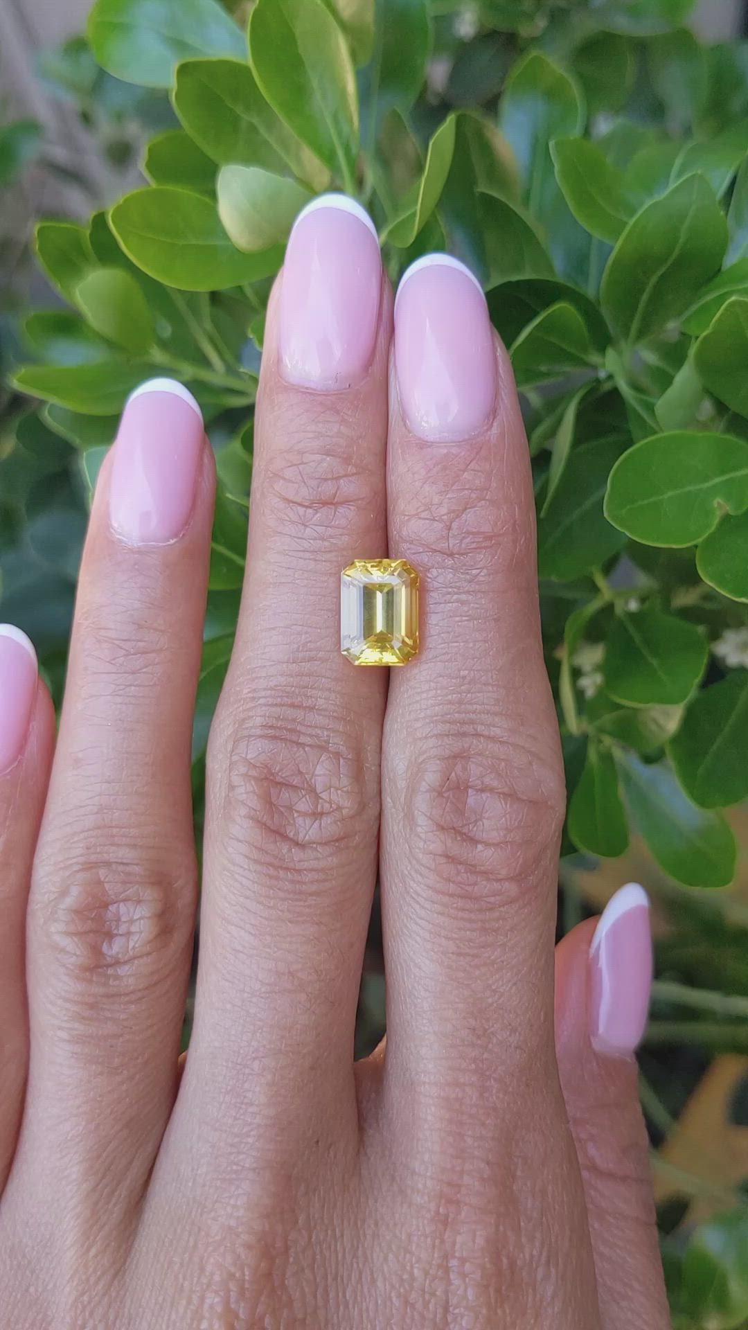 4.17 Ct. Orangish Yellow Sapphire from Ceylon (Sri Lanka) Size Video