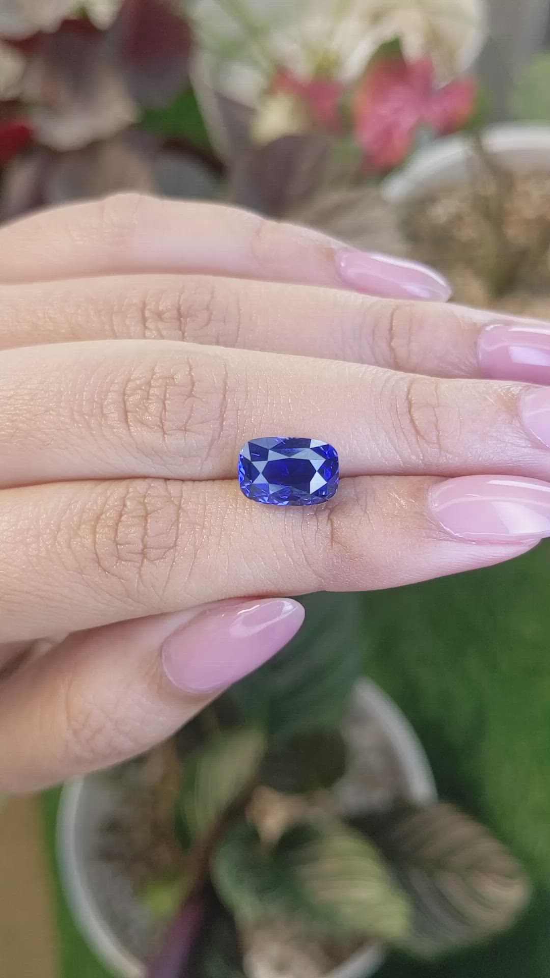 5.32 Ct. Blue Sapphire from Ceylon (Sri Lanka) Size Video