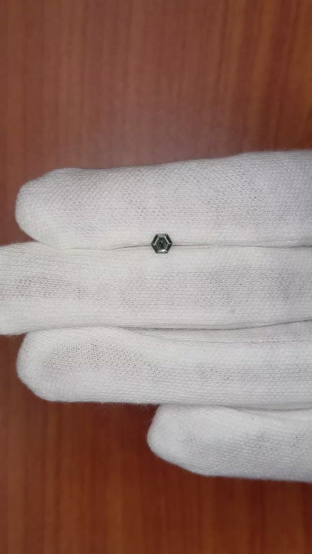 0.22 Ct. Green Sapphire from Ceylon (Sri Lanka) Size Video