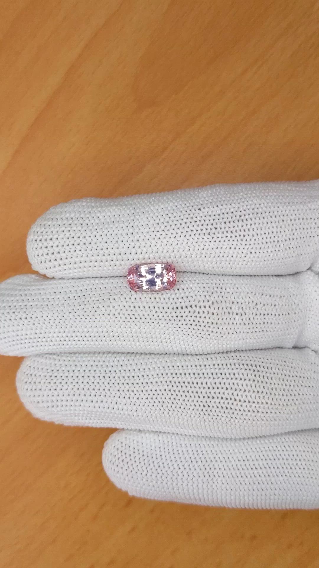 2.61 Ct. Padparadscha Sapphire from Ceylon (Sri Lanka) Size Video