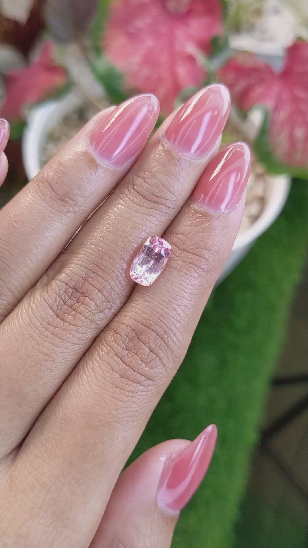 2.61 Ct. Padparadscha Sapphire from Ceylon (Sri Lanka) Size Video