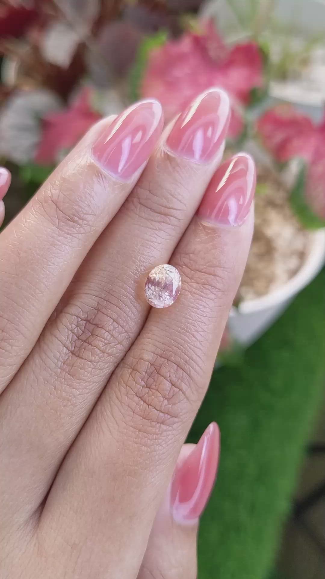 2.74 Ct. Padparadscha Sapphire from Ceylon (Sri Lanka) Size Video