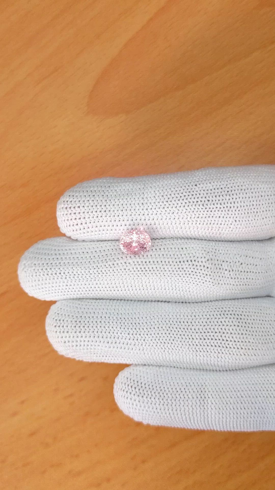 2.74 Ct. Padparadscha Sapphire from Ceylon (Sri Lanka) Size Video