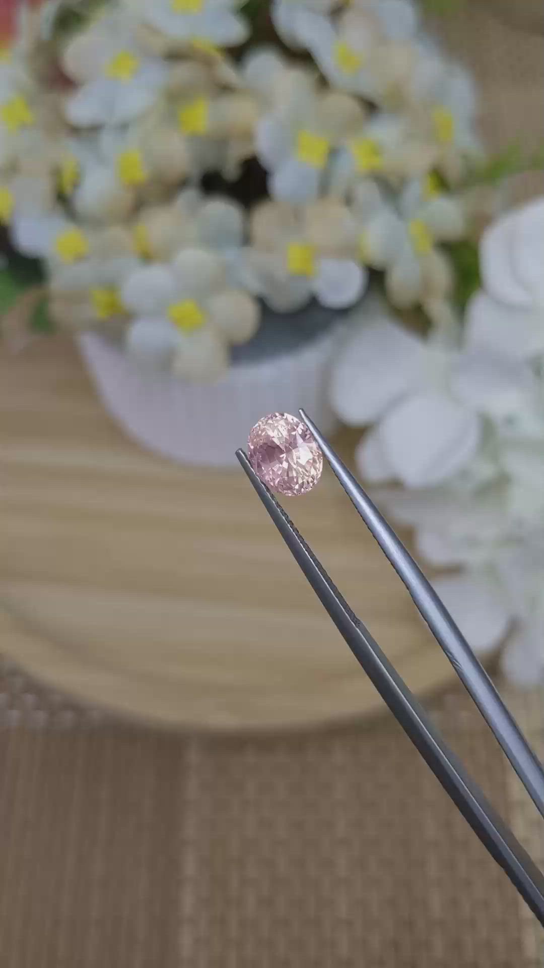 2.74 Ct. Padparadscha Sapphire from Ceylon (Sri Lanka) Size Video