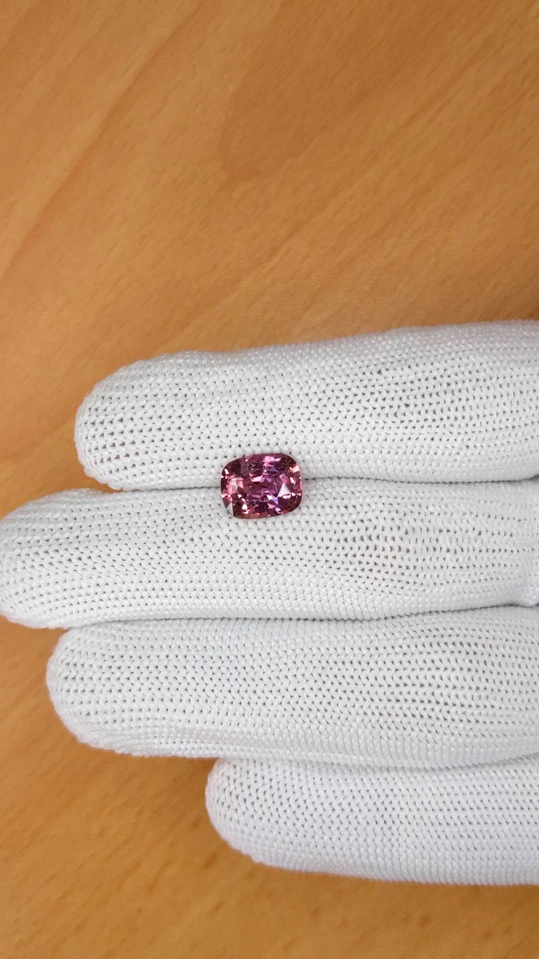 3.06 Ct. Purplish Pink Sapphire from Ceylon (Sri Lanka) Size Video