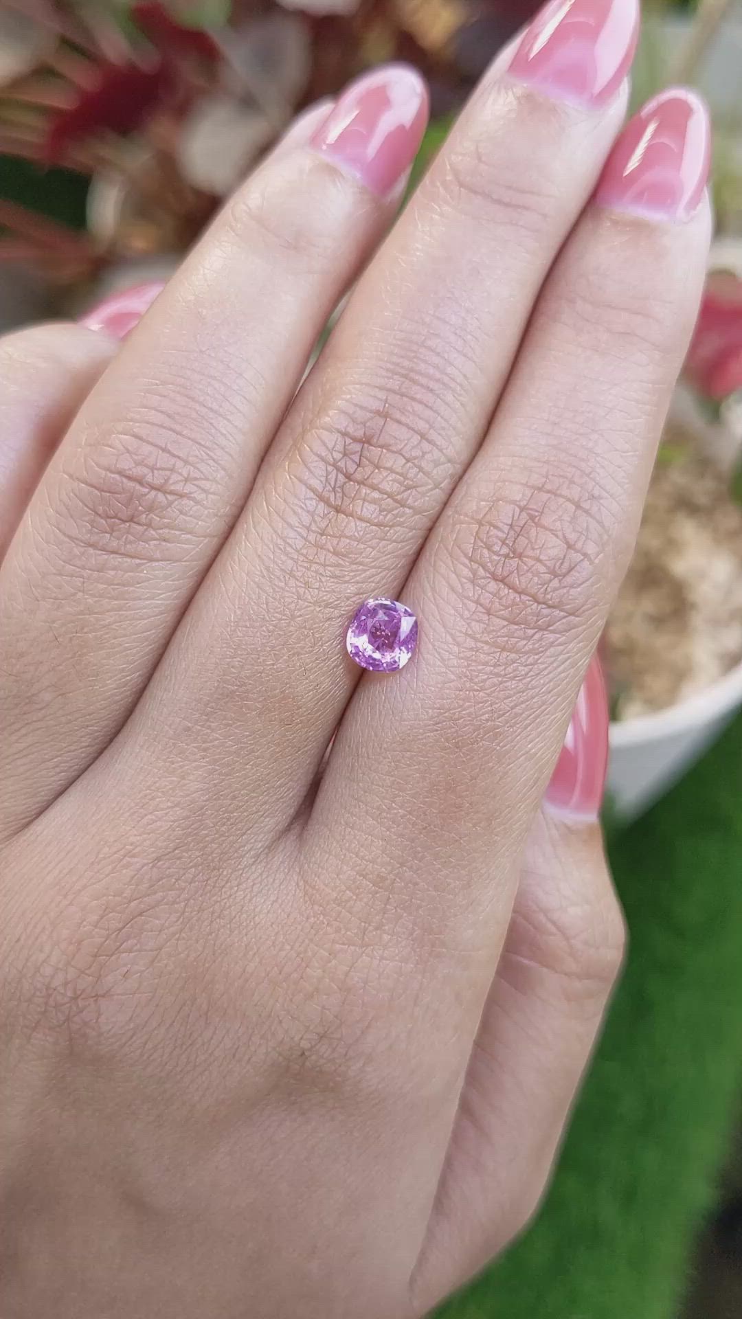 1.05 Ct. Pinkish Purple Sapphire from Ceylon (Sri Lanka) Size Video