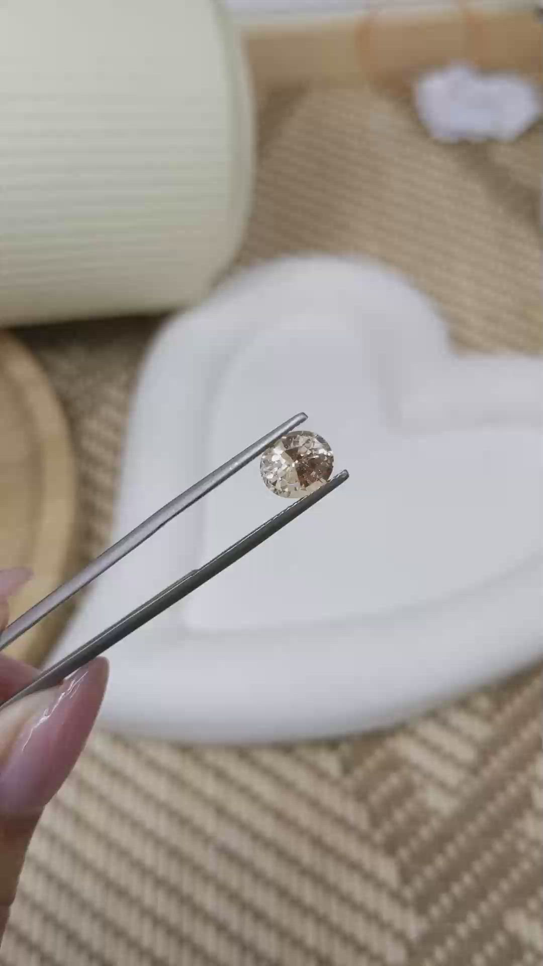 2.07 Ct. Yellow Sapphire from Ceylon (Sri Lanka) Size Video