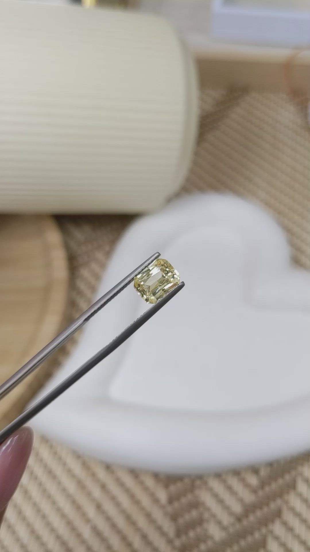2.50 Ct. Yellow Sapphire from Ceylon (Sri Lanka) Size Video