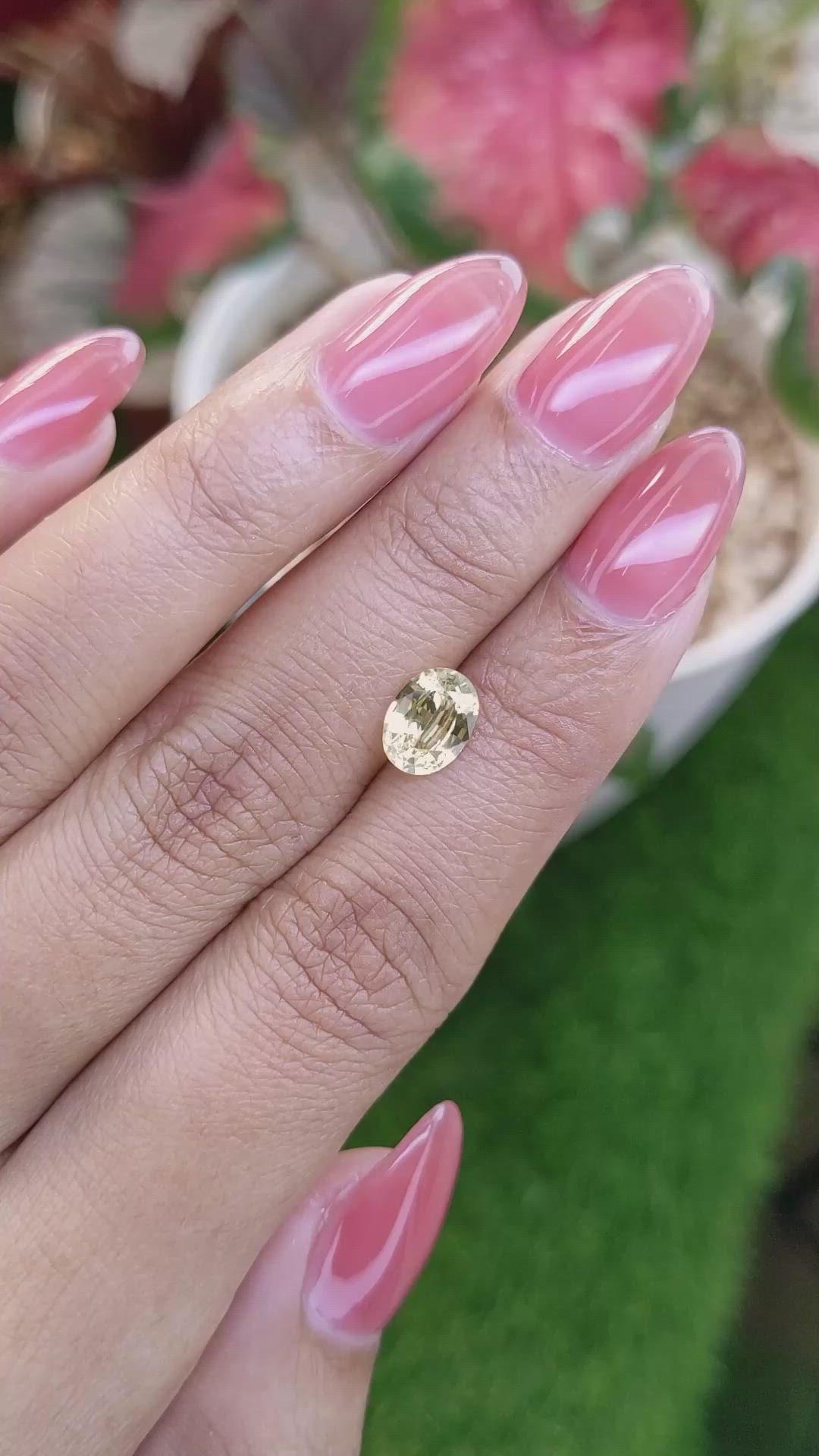 1.41 Ct. Yellow Sapphire from Ceylon (Sri Lanka) Size Video