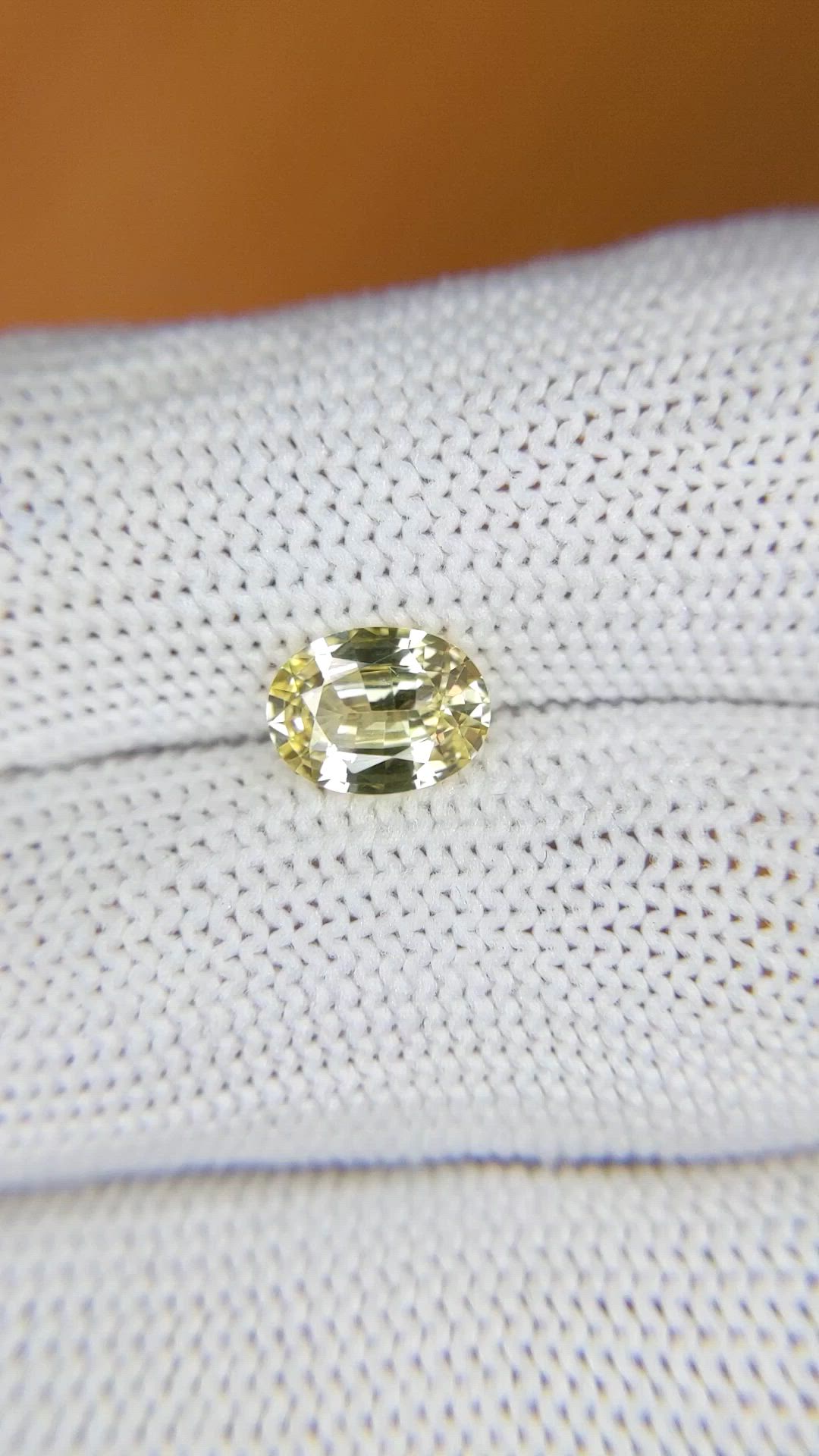 1.41 Ct. Yellow Sapphire from Ceylon (Sri Lanka) Size Video
