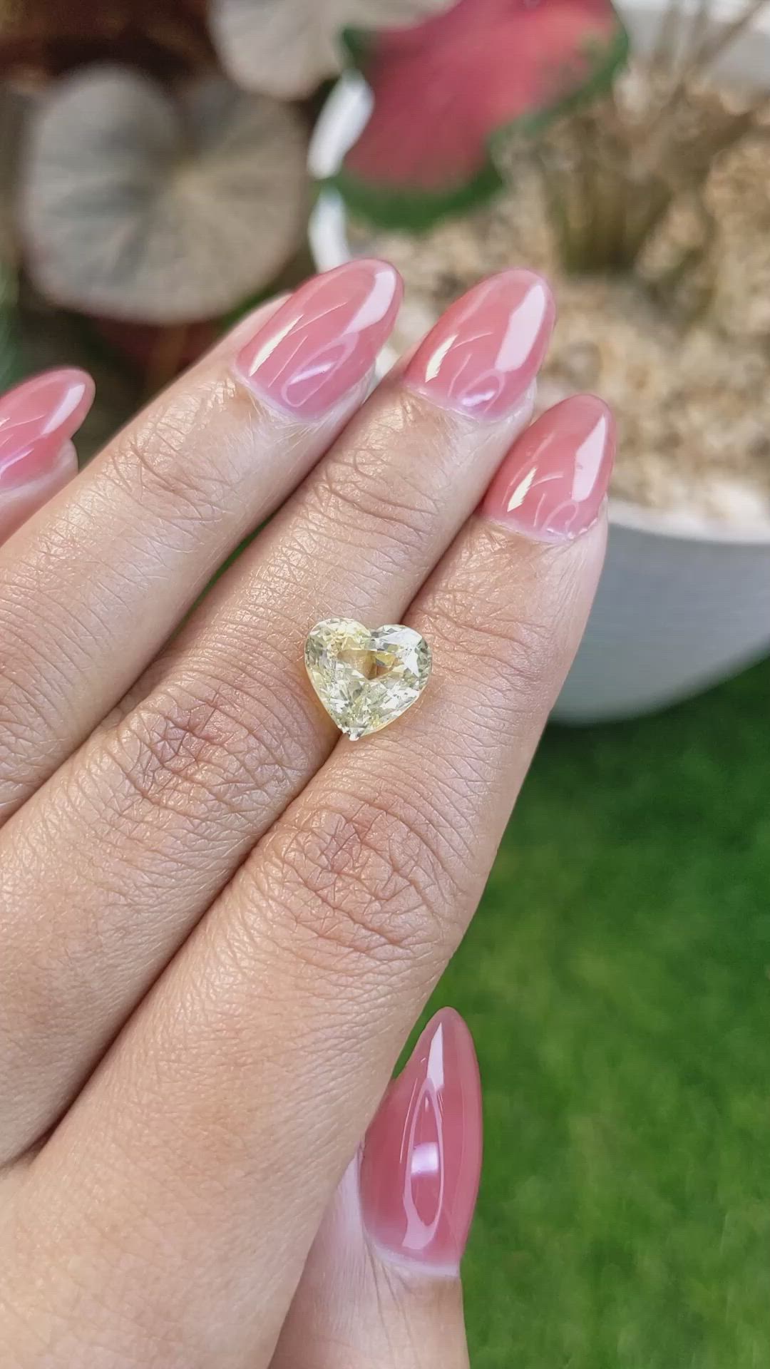 4.06 Ct. Yellow Sapphire from Ceylon (Sri Lanka) Size Video