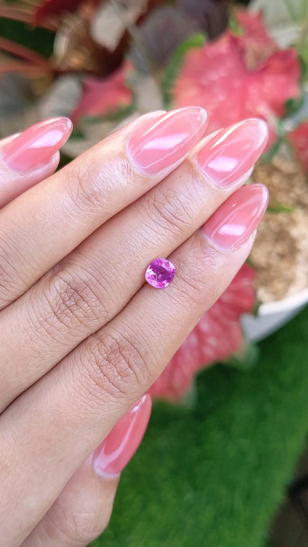 0.86 Ct. Purplish Pink Sapphire from Ceylon (Sri Lanka) Size Video