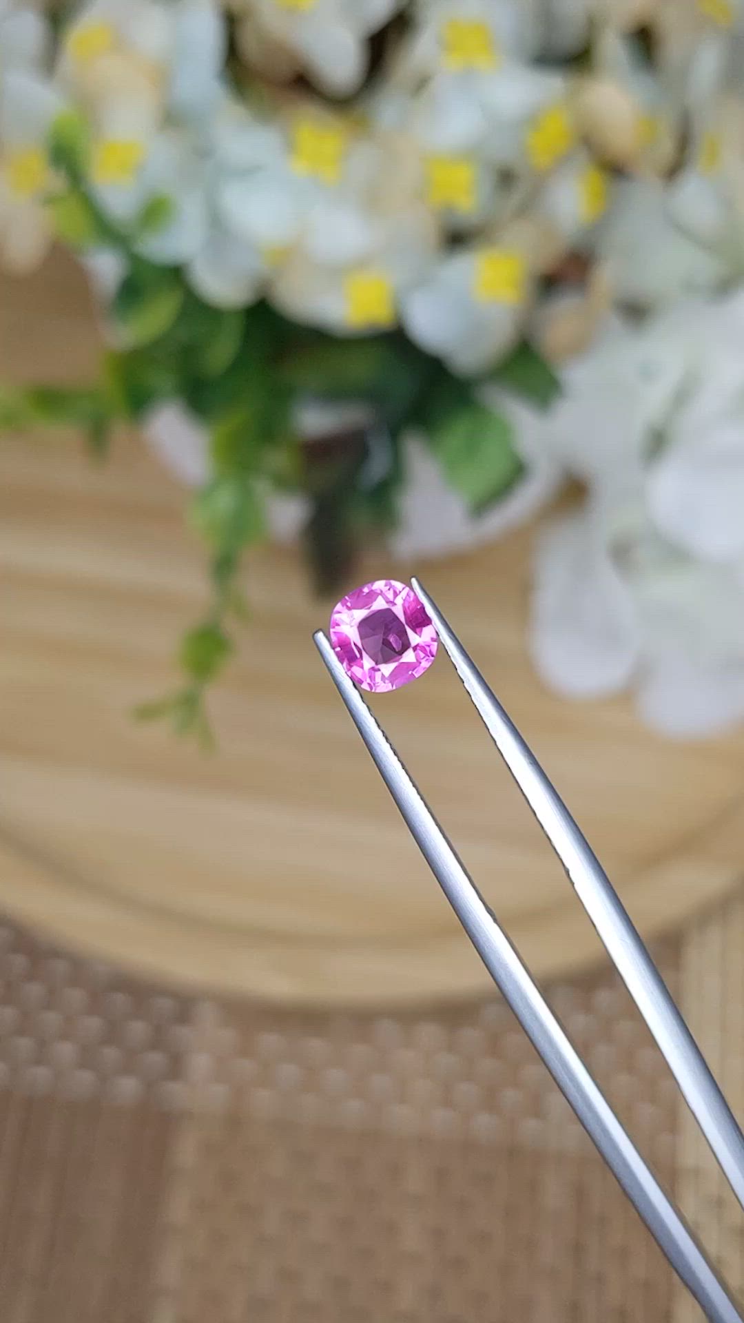 0.86 Ct. Purplish Pink Sapphire from Ceylon (Sri Lanka) Size Video