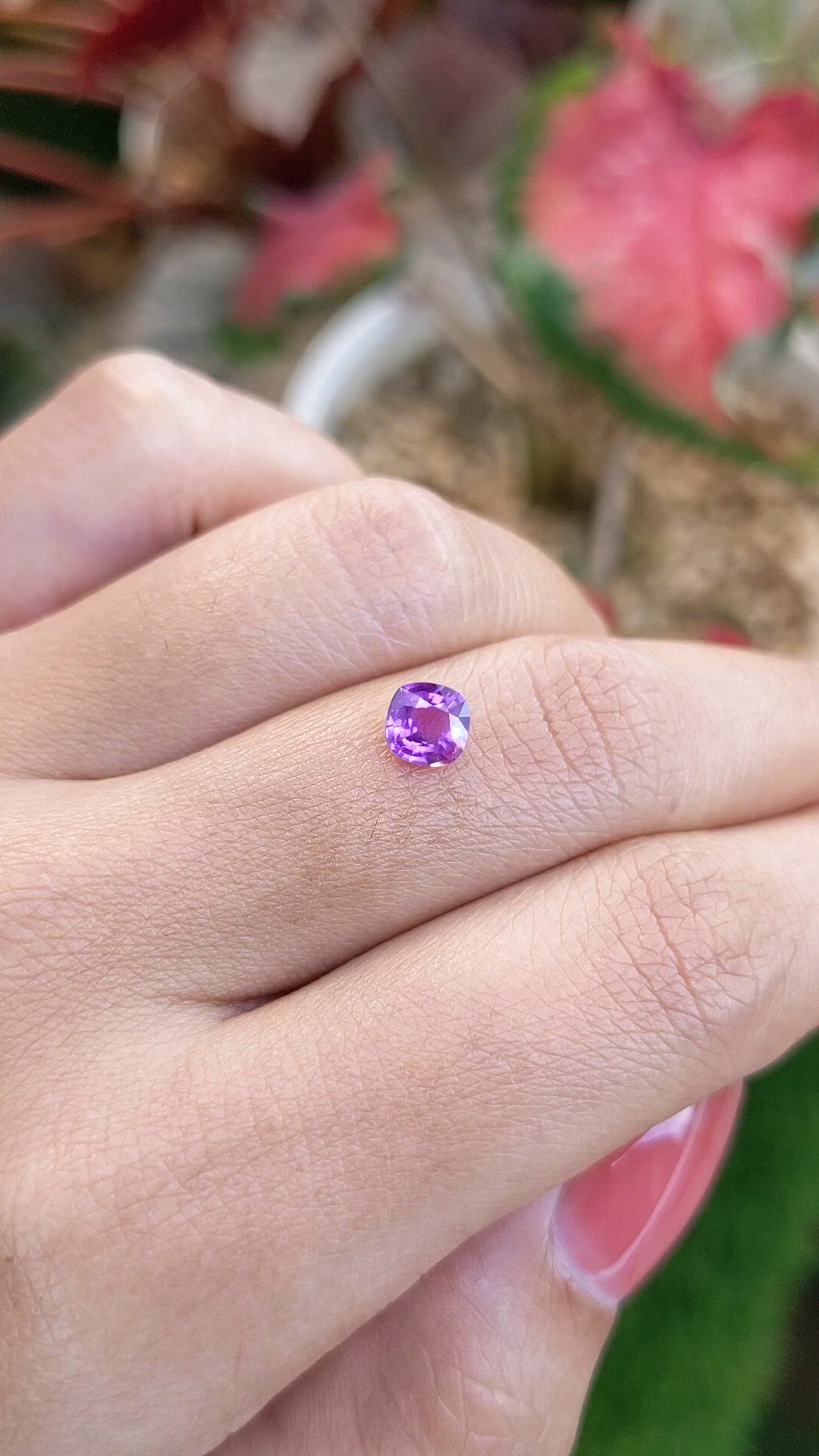 0.77 Ct. Pinkish Purple Sapphire from Ceylon (Sri Lanka) Size Video