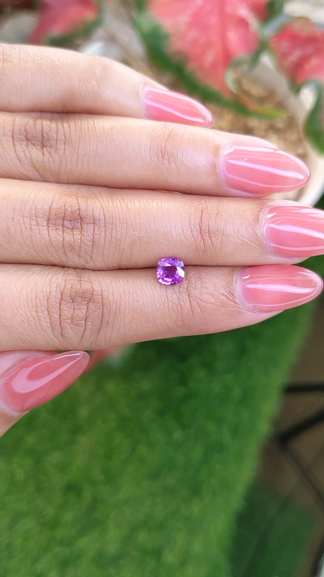 0.77 Ct. Pinkish Purple Sapphire from Ceylon (Sri Lanka) Size Video