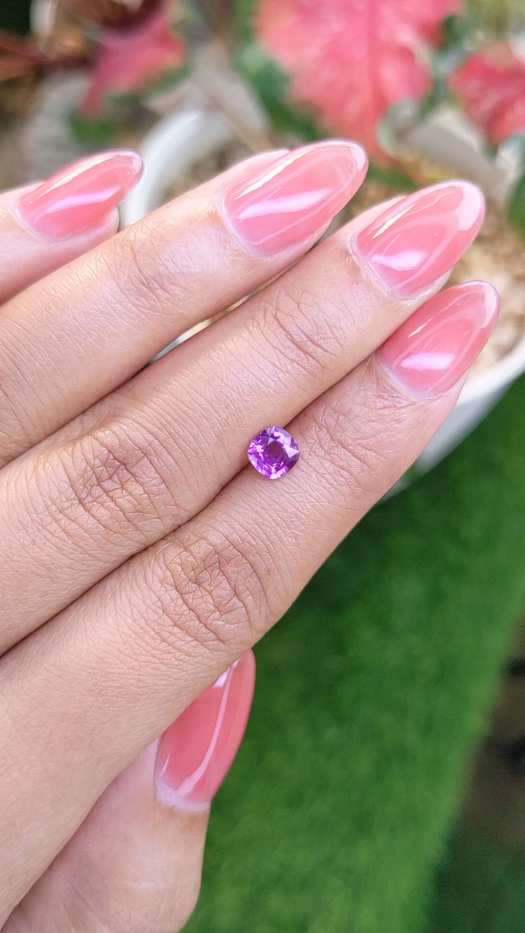 0.77 Ct. Pinkish Purple Sapphire from Ceylon (Sri Lanka) Size Video