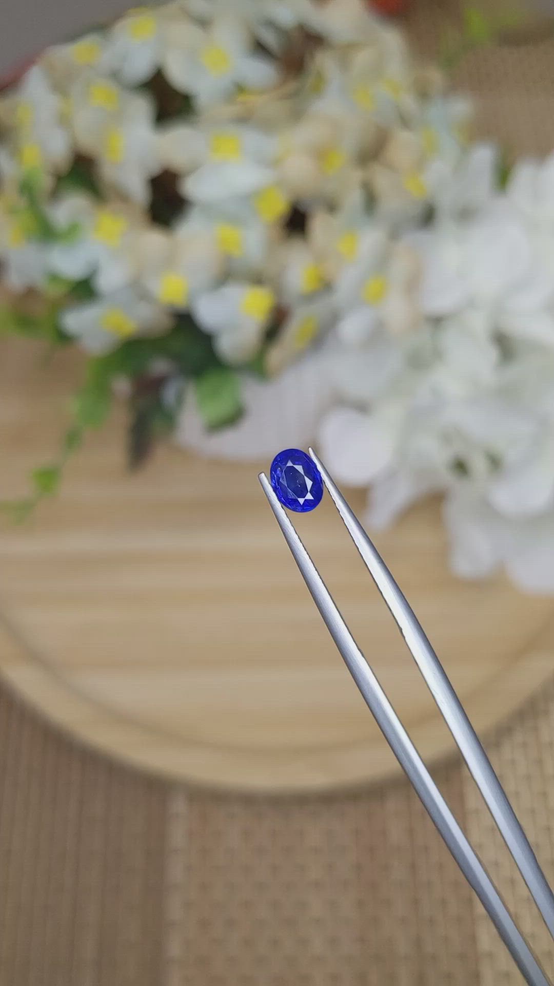 0.82 Ct. Blue Sapphire from Ceylon (Sri Lanka) Size Video