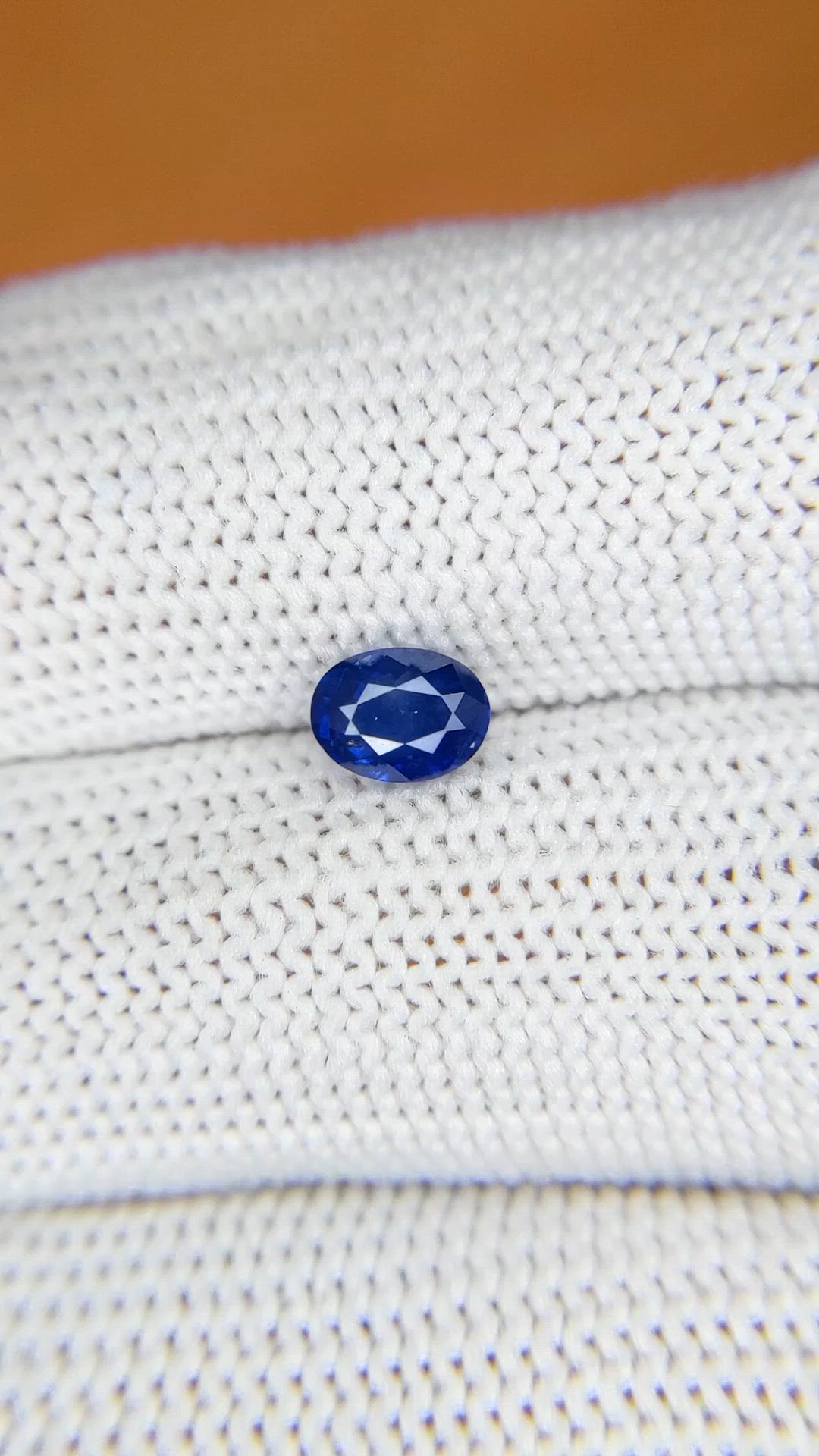 0.82 Ct. Blue Sapphire from Ceylon (Sri Lanka) Size Video