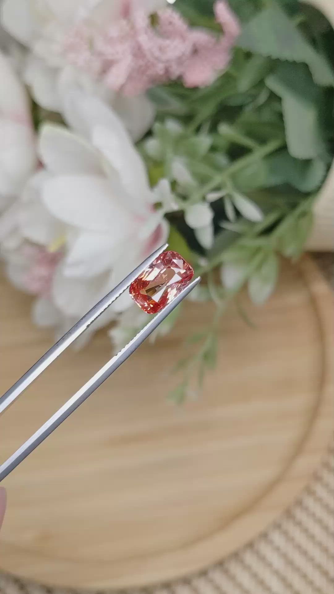 4.02 Ct. Padparadscha Sapphire from Ceylon (Sri Lanka) Size Video
