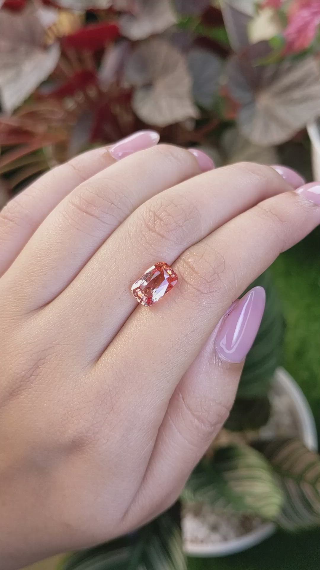 4.02 Ct. Padparadscha Sapphire from Ceylon (Sri Lanka) Size Video