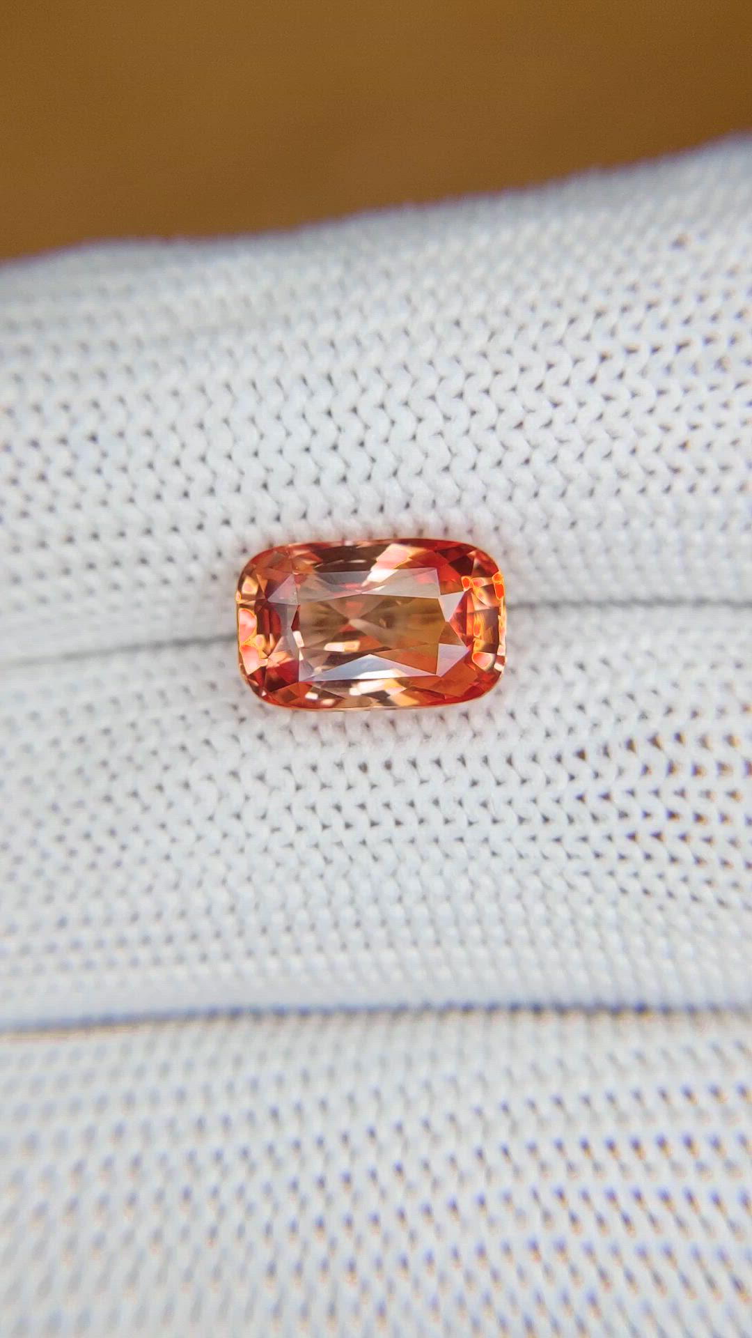 4.02 Ct. Padparadscha Sapphire from Ceylon (Sri Lanka) Size Video