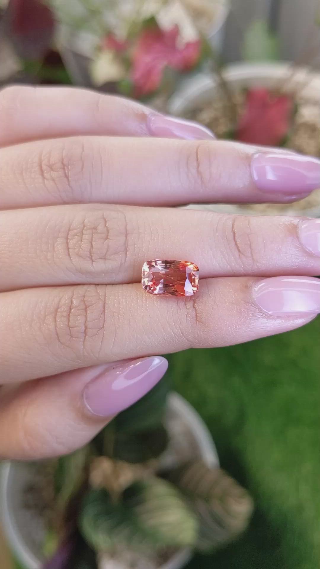 4.02 Ct. Padparadscha Sapphire from Ceylon (Sri Lanka) Size Video