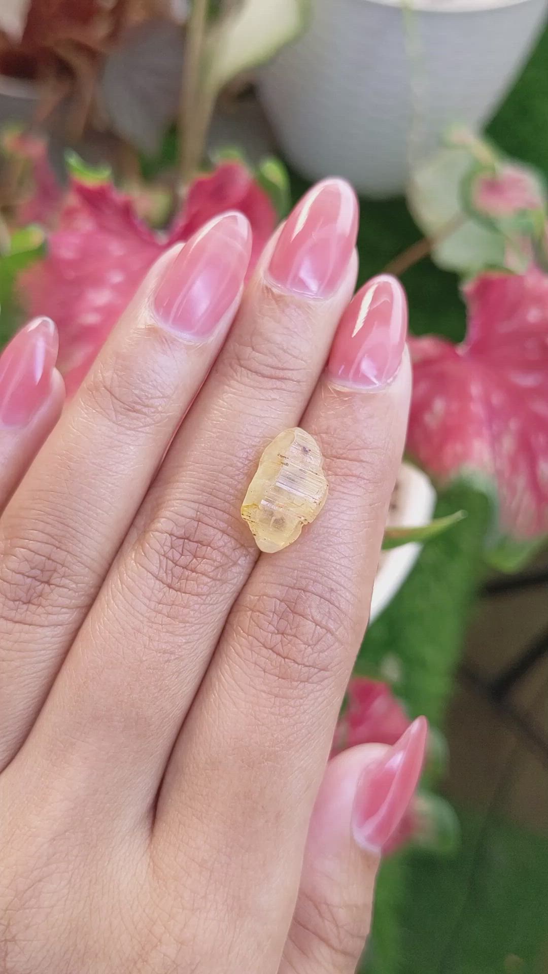 10.40 Ct. Yellow Sapphire from Ceylon (Sri Lanka) Size Video
