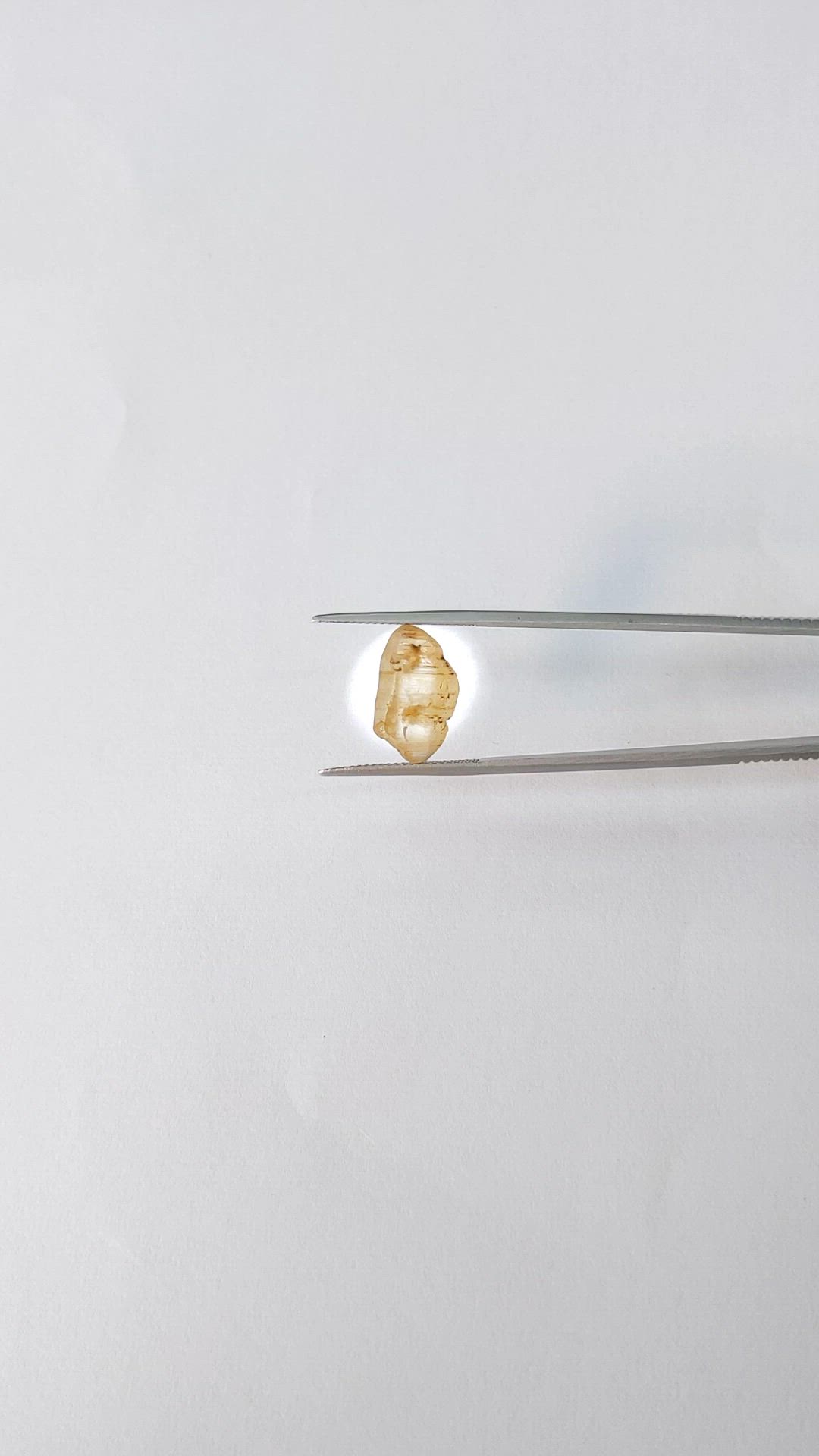 10.40 Ct. Yellow Sapphire from Ceylon (Sri Lanka) Size Video
