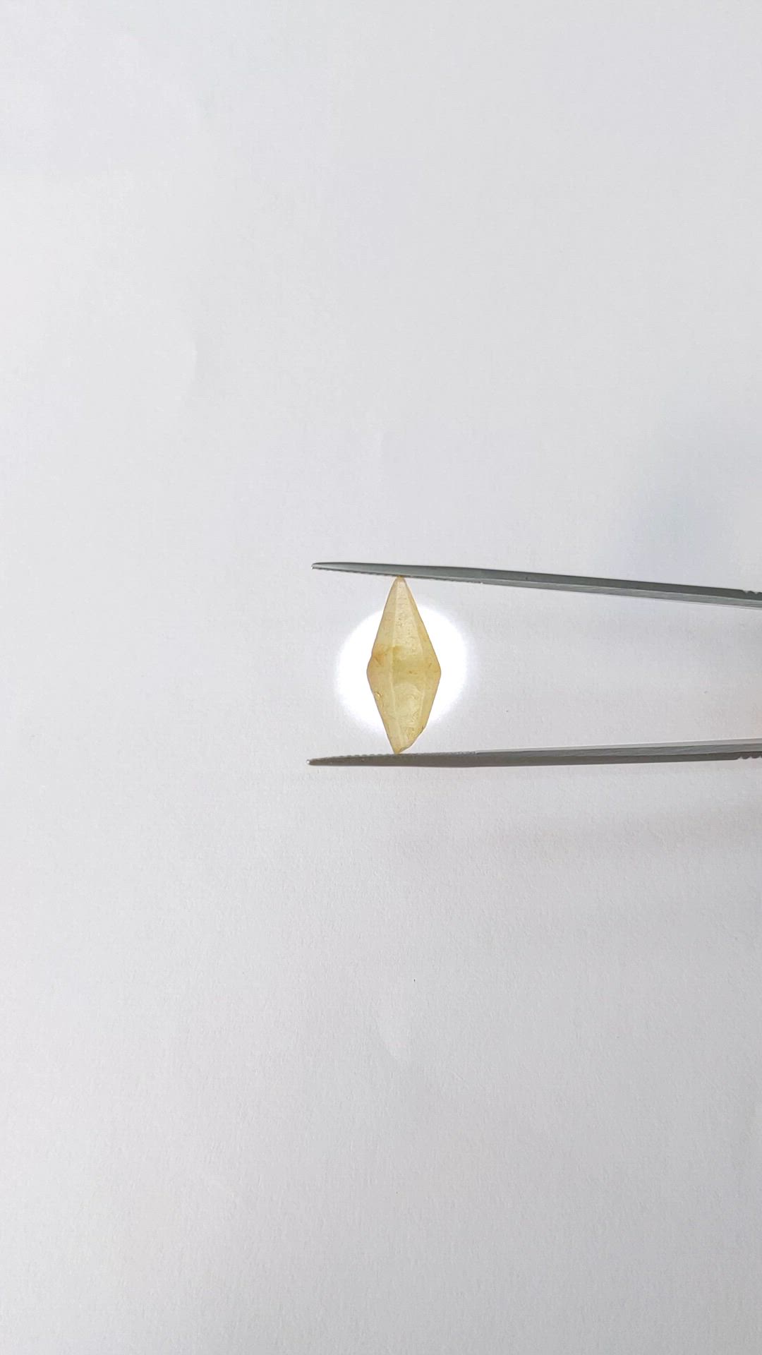 7.70 Ct. Yellow Sapphire from Ceylon (Sri Lanka) Size Video