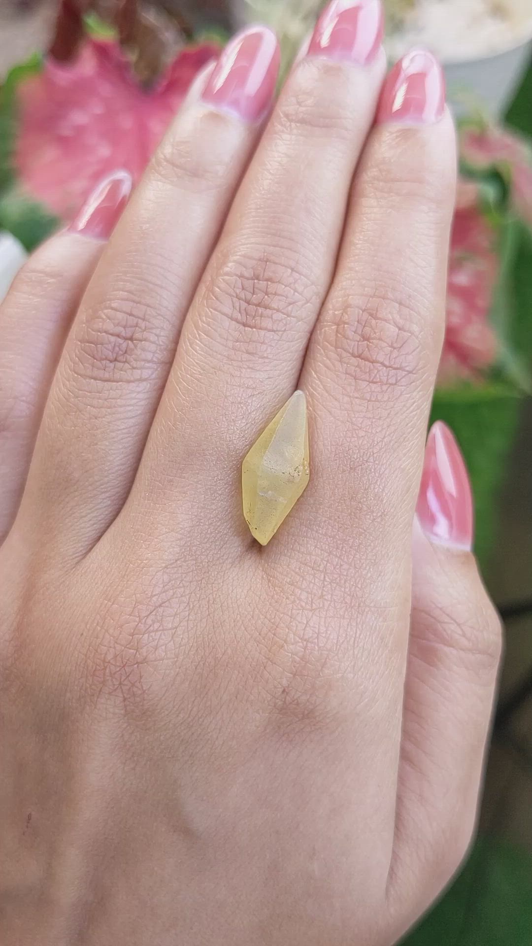 7.70 Ct. Yellow Sapphire from Ceylon (Sri Lanka) Size Video