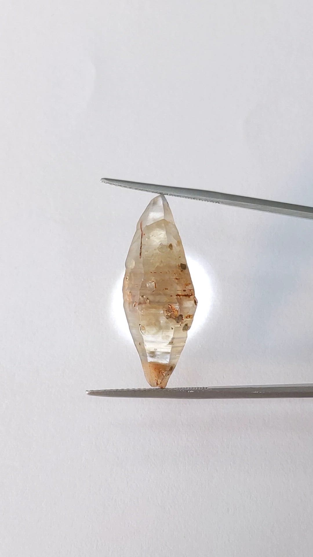 21.56 Ct. Yellow Sapphire Crystal from Ceylon (Sri Lanka) Size Video