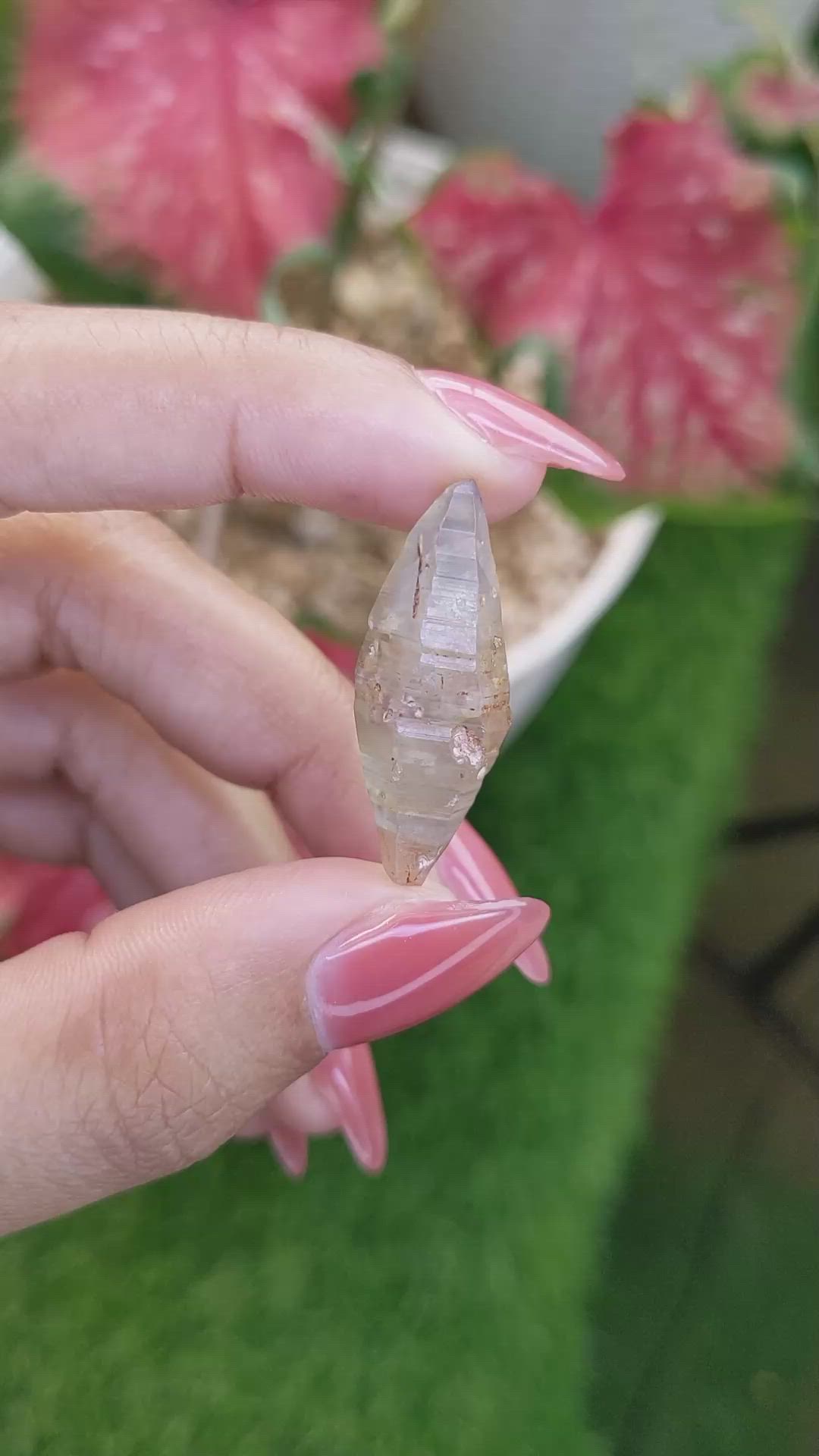 21.56 Ct. Yellow Sapphire Crystal from Ceylon (Sri Lanka) Size Video