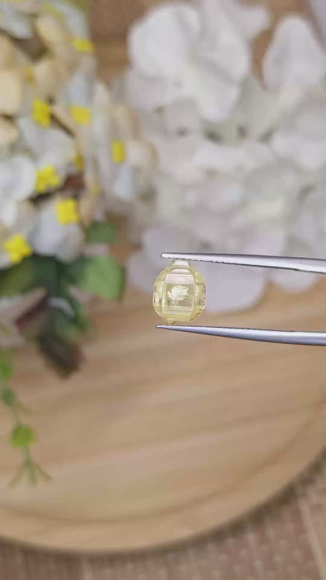 4.24 Ct. Yellow Sapphire from Ceylon (Sri Lanka) Size Video